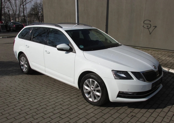 Skoda Octavia cena 54800 przebieg: 182698, rok produkcji 2018 z Bytom małe 596